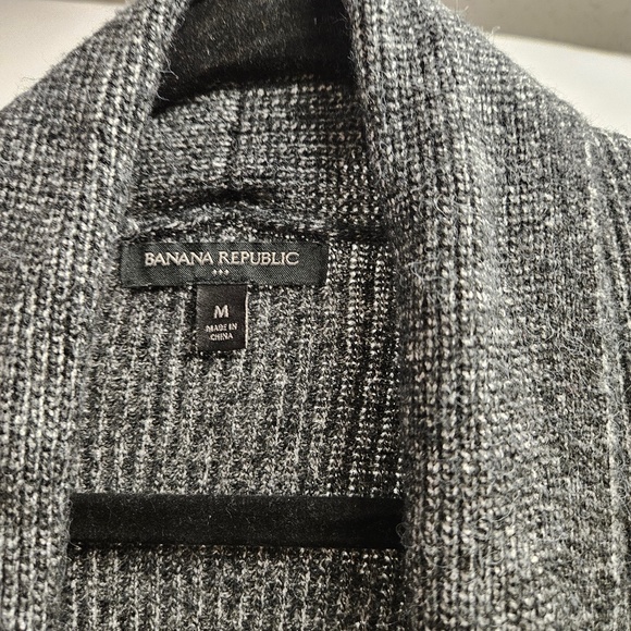 Banana Republic grey white knit wrap cardigan M winter fall office long sleeve - Picture 2 of 5